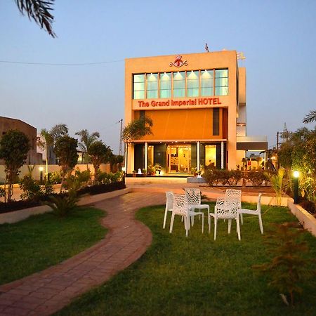 The Grand Imperial Hotel Morbi ภายนอก รูปภาพ