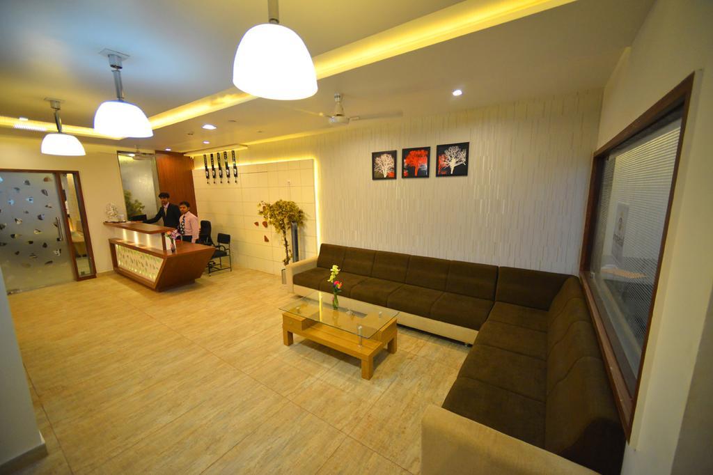 The Grand Imperial Hotel Morbi ภายนอก รูปภาพ