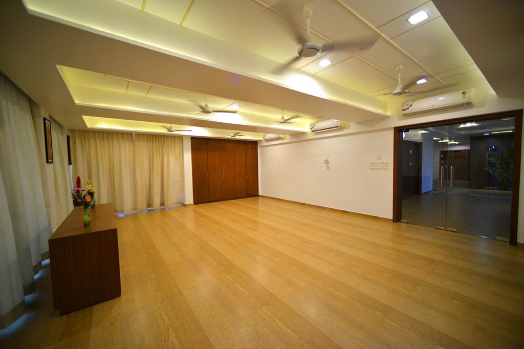 The Grand Imperial Hotel Morbi ภายนอก รูปภาพ
