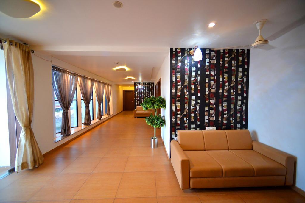 The Grand Imperial Hotel Morbi ภายนอก รูปภาพ